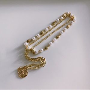 Multilayered Chocker Necklace with Pendant